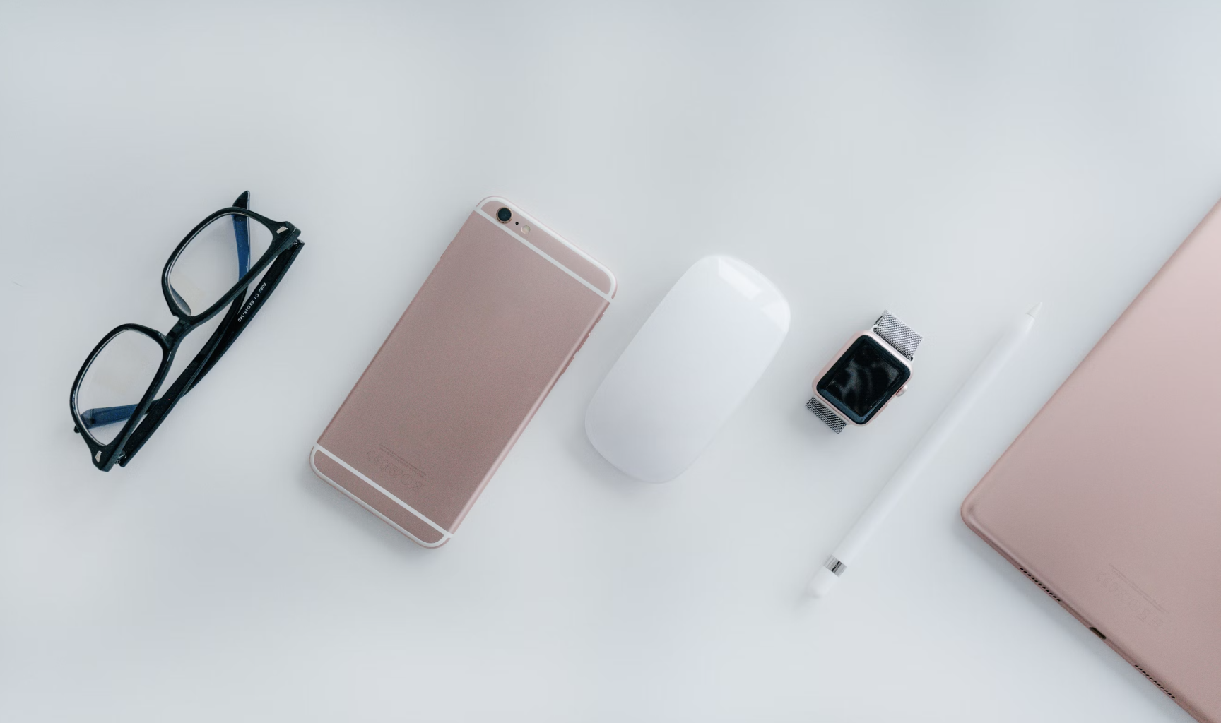 Smartwatch core features vs. innovative edge features comparison